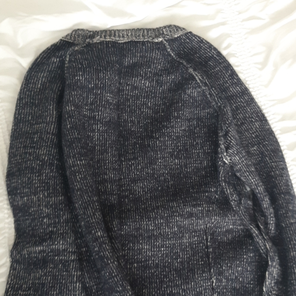 Sweater - Picture 3 of 4